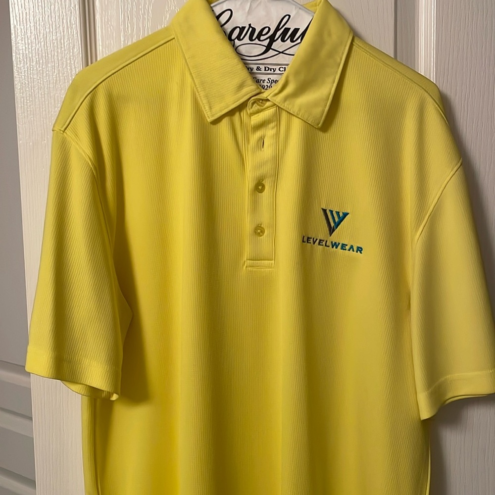 Levelwear men’s golf polo size medium